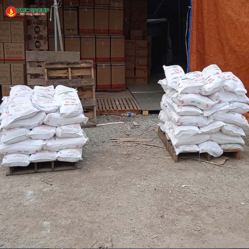 VOI BOT NONG CaO VMC CANXI OXIT BAO 25KG