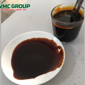 Rỉ mật có dạng đặc sánh màu nâu đậm