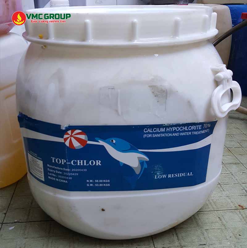 Chlorine được dùng làm hóa chất khử trùng nước hồ bơi