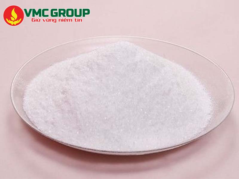 Acid Benzoic có dạng tinh thể màu trắng