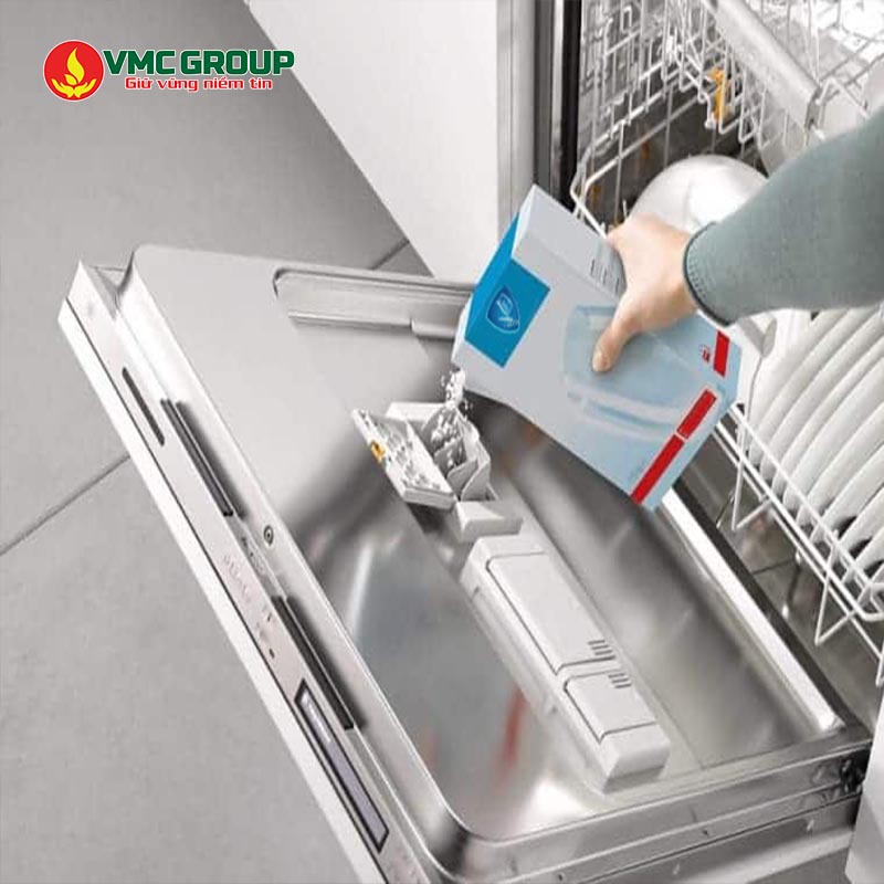 Cần mua nước rửa chuyên dụng cho máy rửa bát