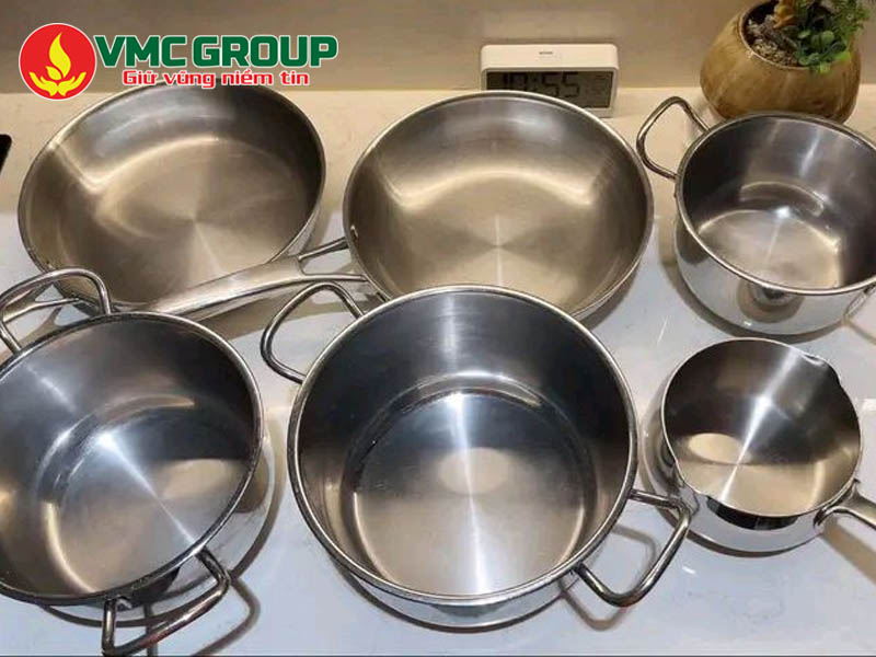 Oxy bột dùng để làm sạch xoong nồi, dụng cụ nhà bếp
