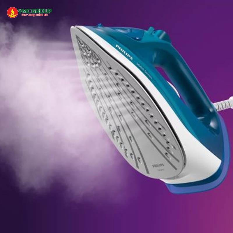 Nước cất dùng trong bàn ủi hơi nước
