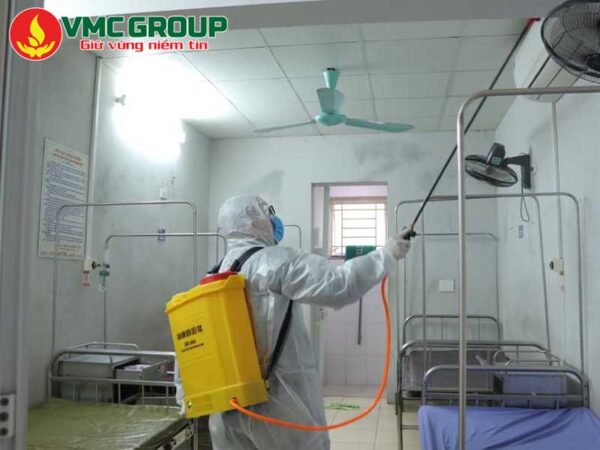 Trang bị bảo hộ cá nhân khi sử dụng chất diệt khuẩn proxitane