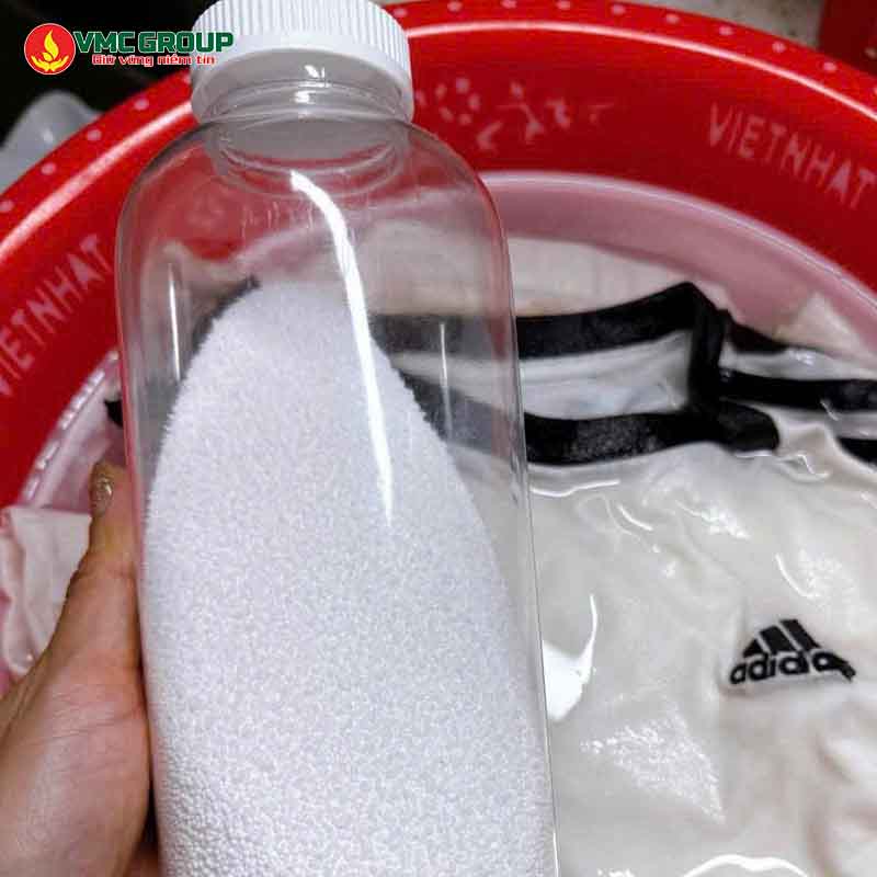 Oxy bột tẩy trắng quần áo